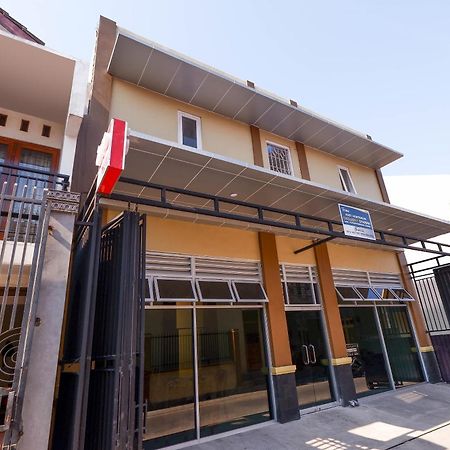 Solo Oyo1506萨布里那2号伊斯兰旅馆酒店 外观 照片