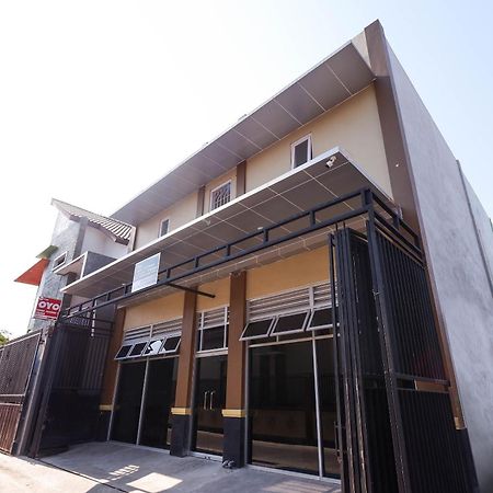 Solo Oyo1506萨布里那2号伊斯兰旅馆酒店 外观 照片